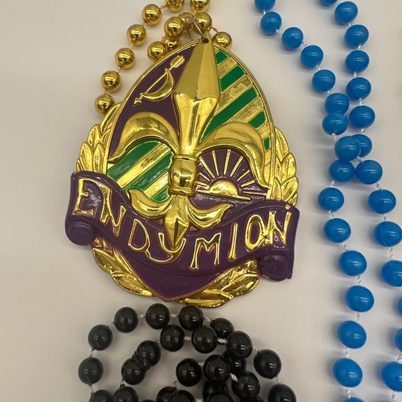 Lot of 29 Vintage Mardi Gras Beads Necklaces Endymion Tucks Zulu Jazz Centurions - Picture 14 of 15